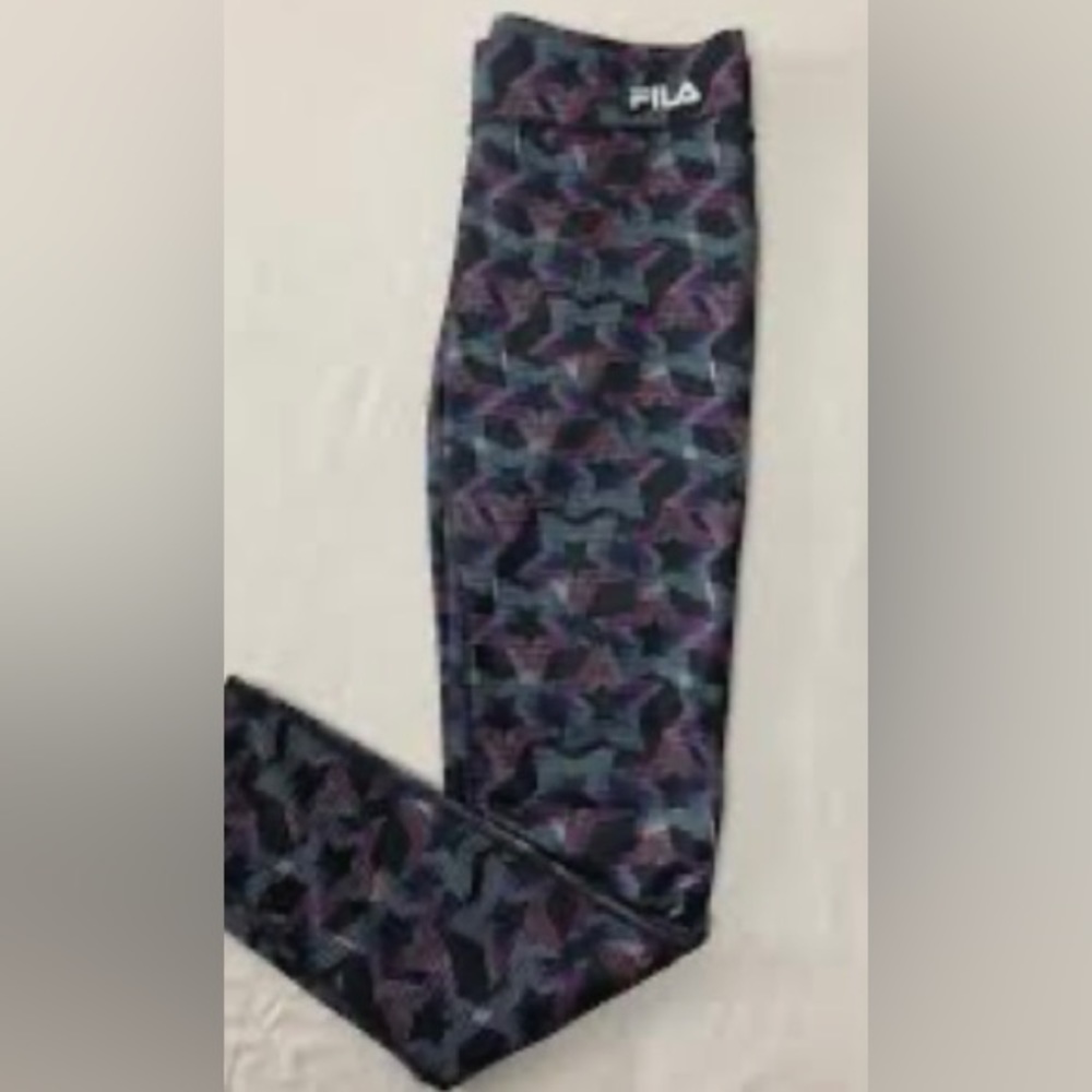 Fila medium dryfit running pants w star pattern No longer made NWOT hard to find